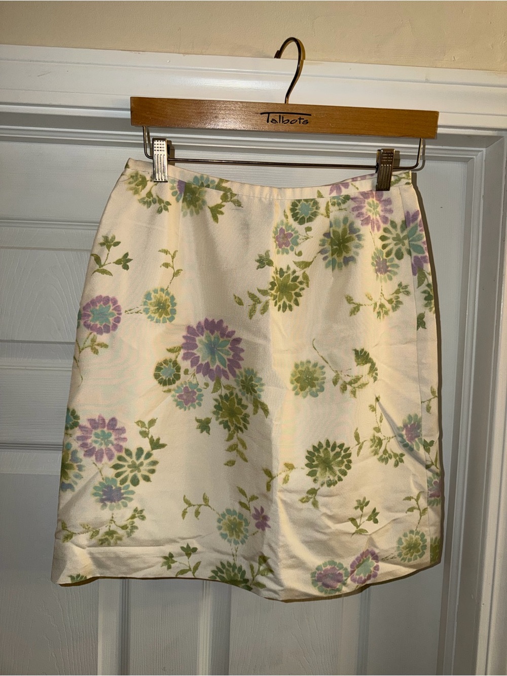 Ann Taylor Cream Mini Skirt with Green and Lavender Floral Print 100% Silk!